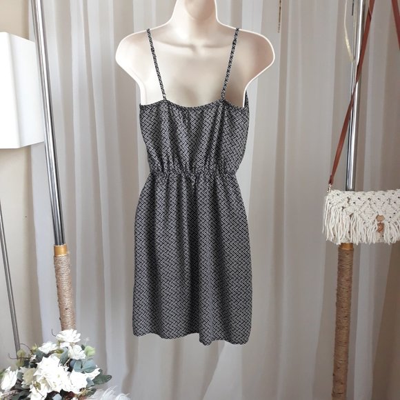 BLACK STRAP DRESS / BRAND OLD NAVY (SIZE XS) - Picture 2 of 15